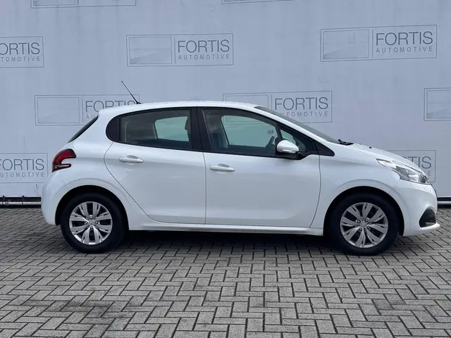 Peugeot 208 1.2 PureTech Signature 2019 Benzine 7