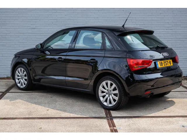 Audi A1 Sportback 1.2 TFSI Connect 2013 Benzine 6