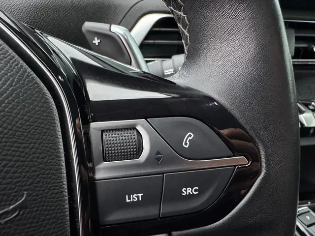 Peugeot 3008 1.2 PureTech Allure 2021 Benzine 30