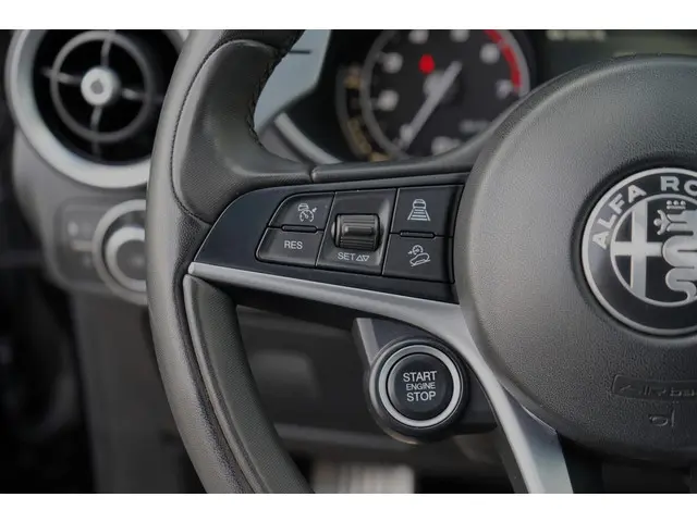 Alfa Romeo Stelvio 2.0 T Q4 B-Tech 2019 Benzine 24
