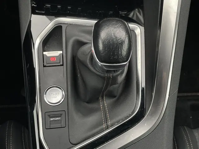 Peugeot 3008 1.2 PureTech GT Line 2017 Benzine 23