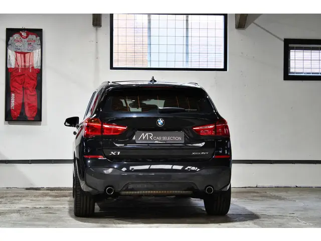 BMW X1 xDrive20i High Executive 2018 Benzine 9
