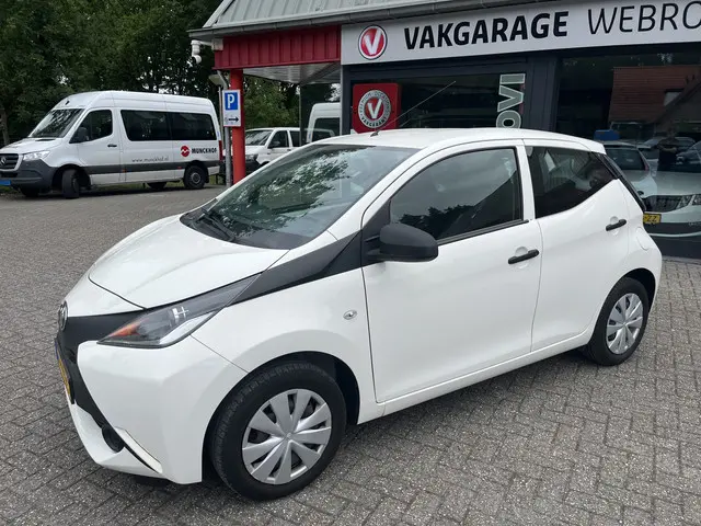 Toyota Aygo 1.0 VVT-i x-fun 1e Eigenaar 2018 Benzine 2