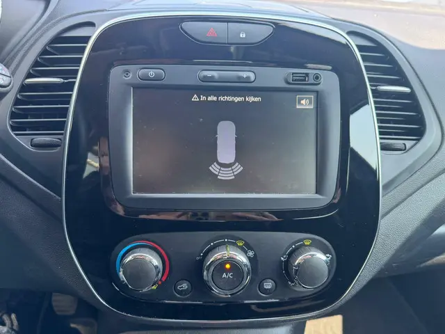 Renault Captur 0.9 TCe Limited 2019 Benzine 23