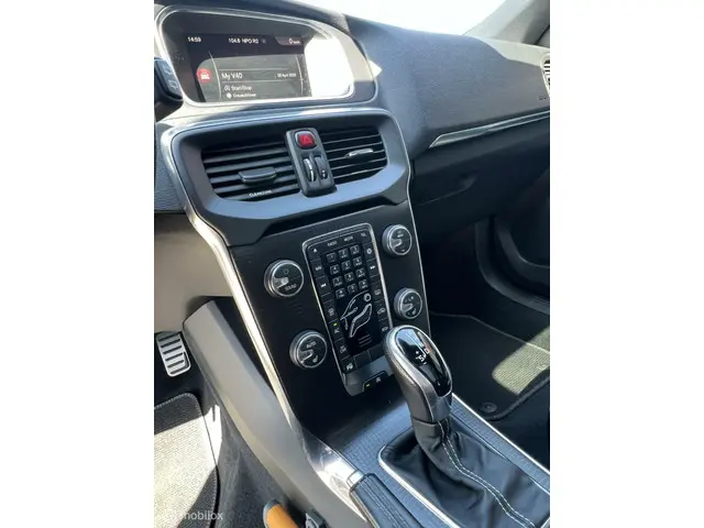 Volvo V40 2.0 T4 R-Design automaat 2017 Benzine 15