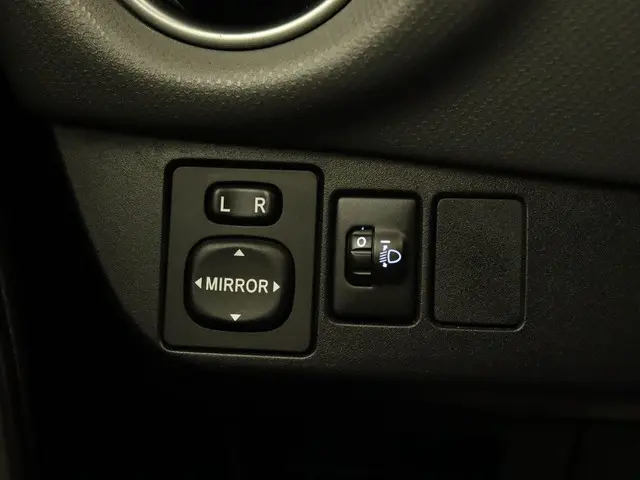 Toyota Yaris 1.5 Hybrid Aspiration 2015 Hybride Benzine 22