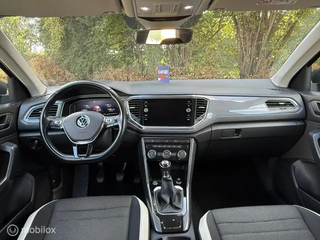 Volkswagen T-Roc 1.5 TSI Sport 2021 Benzine 10
