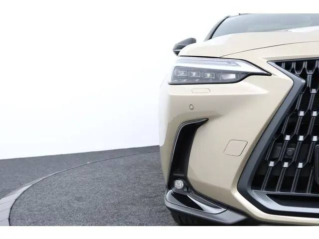 Lexus NX 450h+ AWD Overtrail Line 2024 Hybride Benzine 36