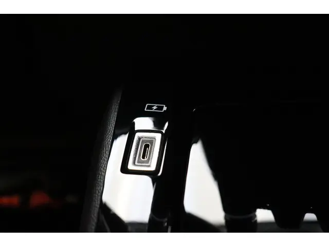 Peugeot 208 1.2 PureTech Allure 2022 Benzine 25