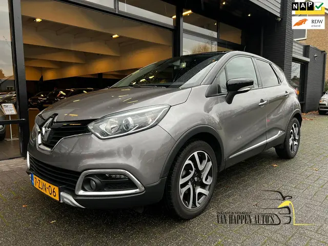 Renault Captur 0.9 TCe Helly Hansen 2015 Benzine