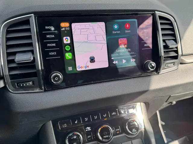 Škoda Karoq 1.0 TSI STYLE BUSINESS 2019 Benzine 25