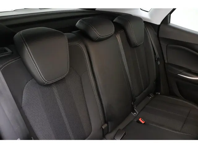 Opel Grandland 1.2 Turbo GS 2023 Benzine 15