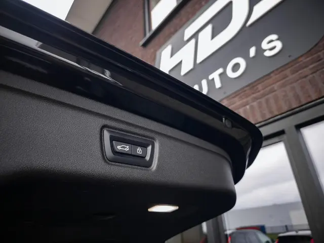 BMW 3 Serie Touring 330e 2022 Hybride Benzine 46