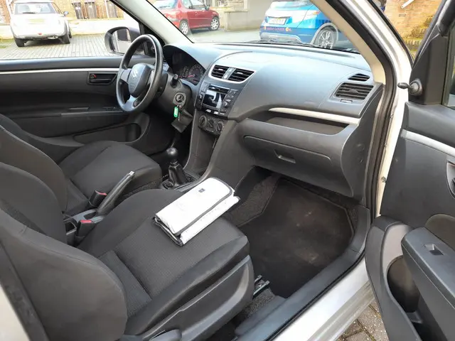Suzuki Swift 1.2 Base 2013 Benzine 8