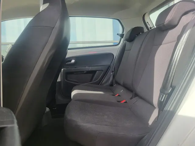 Volkswagen up! 1.0 BMT move up! 2018 Benzine 10