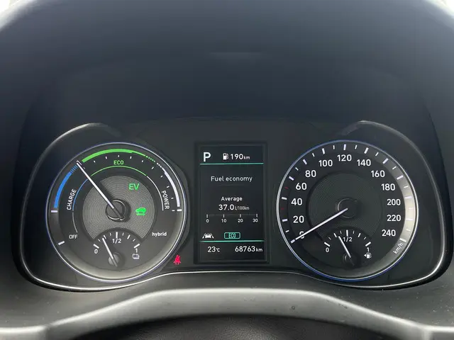 Hyundai Kona 1.6 GDI HEV Comfort 2020 Hybride Benzine 12