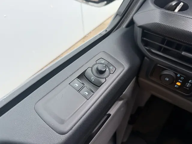 Ford Transit Custom 320 2.0 TDCI 136PK 2024 Diesel 26