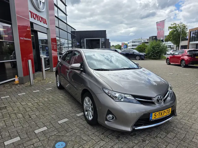 Toyota Auris 1.3 VVT-i 100 PK Now, Trekhaak 2014 Benzine 3