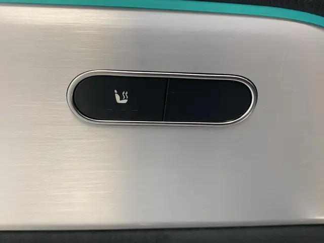 Mercedes-Benz GLA 250 e AMG Line 2023 Hybride Benzine 27