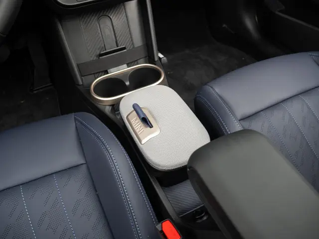 MINI 5-Deurs Cooper C 2024 Benzine 16