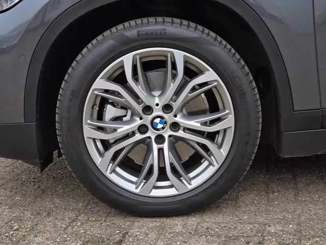 BMW X1 XDRIVE25E 2020 Hybride Benzine 11