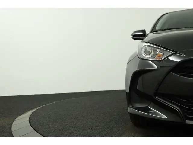 Toyota Yaris 1.5 Hybrid Active 2020 Hybride Benzine 35