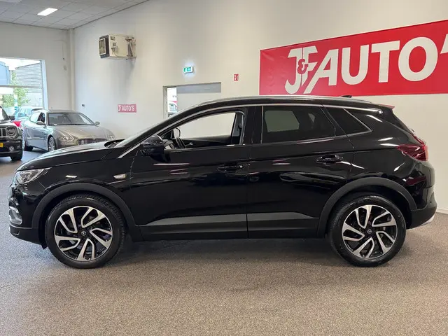 Opel Grandland X 1.2 Turbo Ultimate 2018 Benzine 2