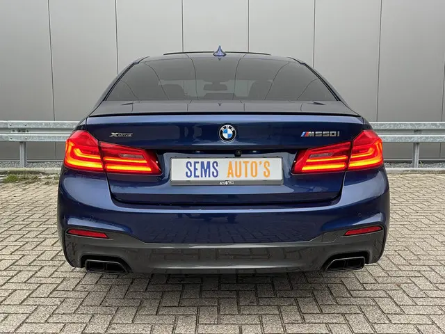 BMW 5 Serie M550i xDrive High Executive 2019 Benzine 4