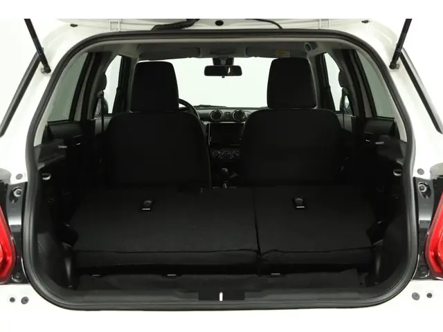 Suzuki Swift 1.2 Select Smart Hybrid 2022 Benzine 35