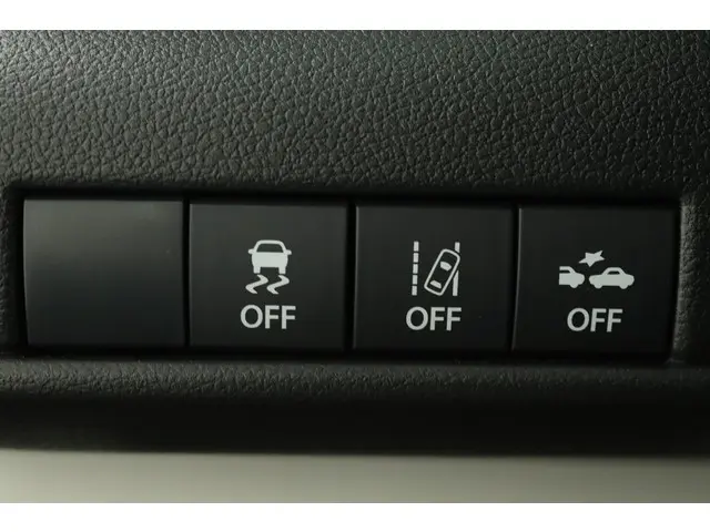 Suzuki Swift 1.2 Select Smart Hybrid 2025 Benzine 43