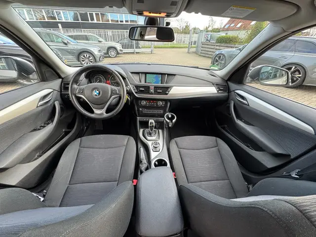 BMW X1 SDrive20i Business+/ Camera / Trekhaak . 2013 Benzine 23