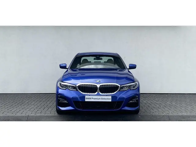 BMW 3 Serie 318i Business Edition Plus 2021 Benzine 10