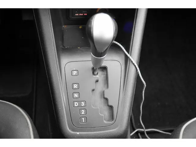Kia Venga 1.6 CVVT AUTOMAAT PANO 2015 Benzine 4