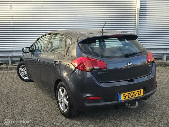 Kia cee'd 1.6 GDI ComfortLine |Jaar Garantie !! 2015 Benzine 29