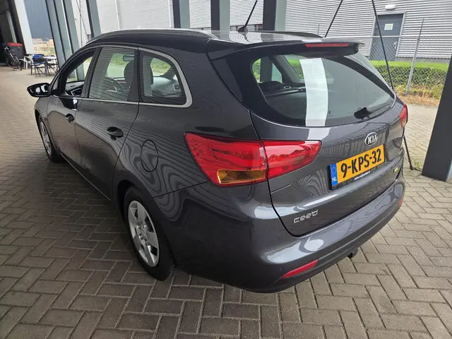 Kia cee'd Sportswagon 1.6 GDI Comfort Pack 2013 Benzine 12