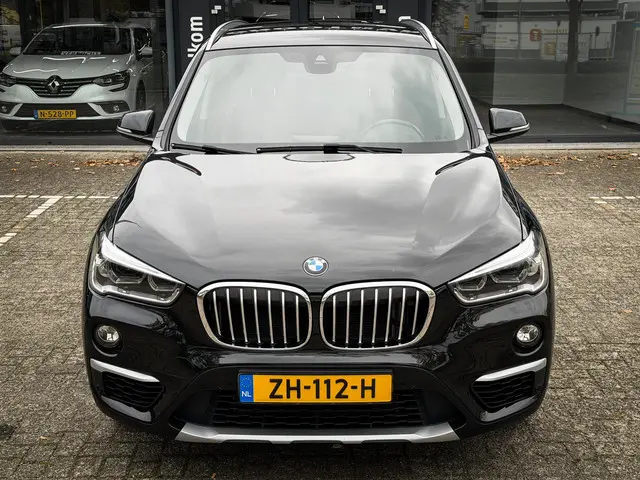 BMW X1 sDrive20i Orange Edition III 2019 Benzine 4
