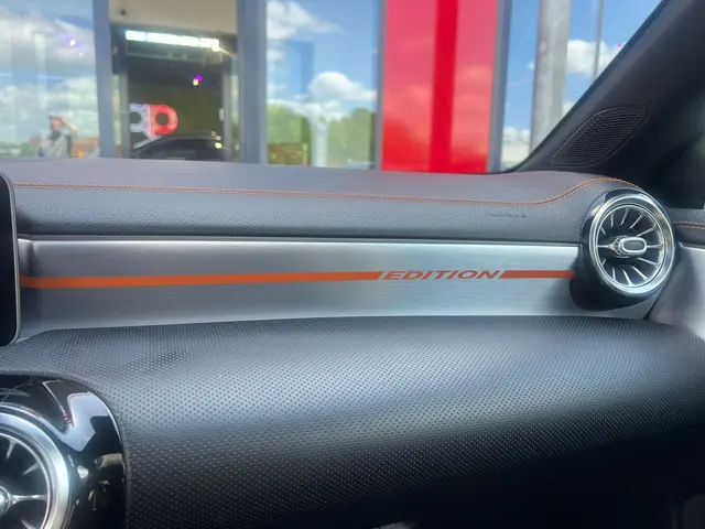 Mercedes-Benz CLA 220 Premium Plus 2019 Benzine 16