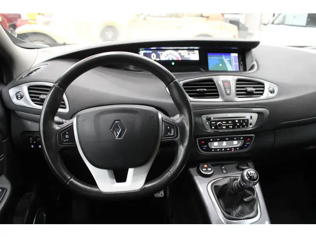 Renault Scénic Xmod 1.2 TCe Bose 2013 Benzine 10