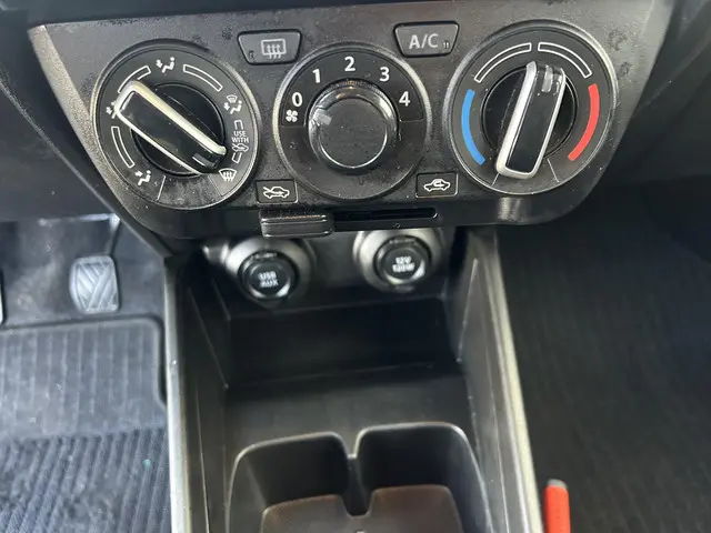 Suzuki Swift 1.2 Select Smart Hybrid 2024 Benzine 14