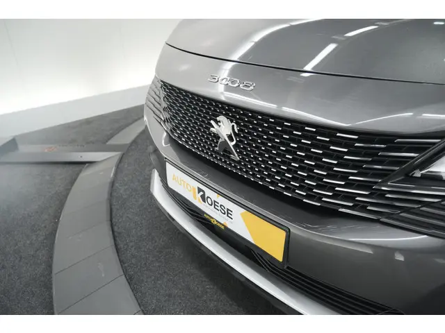Peugeot 3008 HYbrid4 300 GT 2023 Hybride Benzine 17