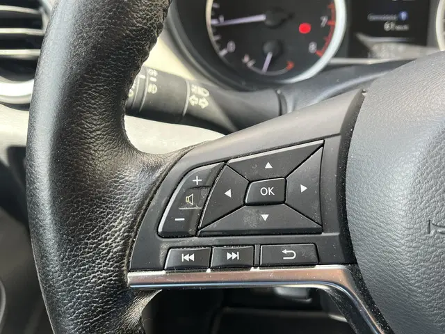 Nissan Micra 0.9 IG-T Tekna 2017 Benzine 21