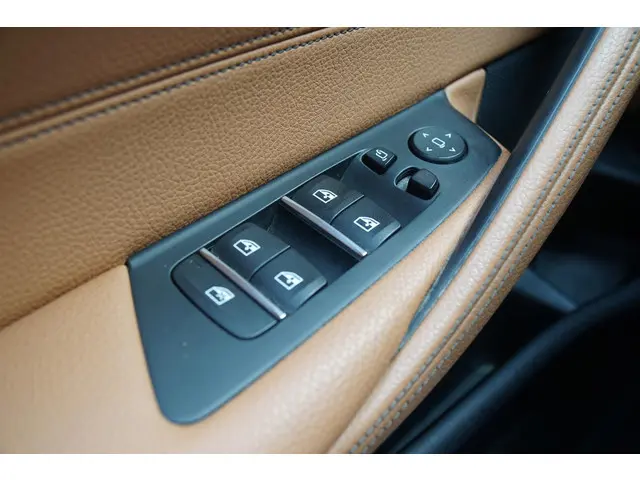 BMW 5 Serie Touring 530i xDrive Executive 2017 Benzine 38