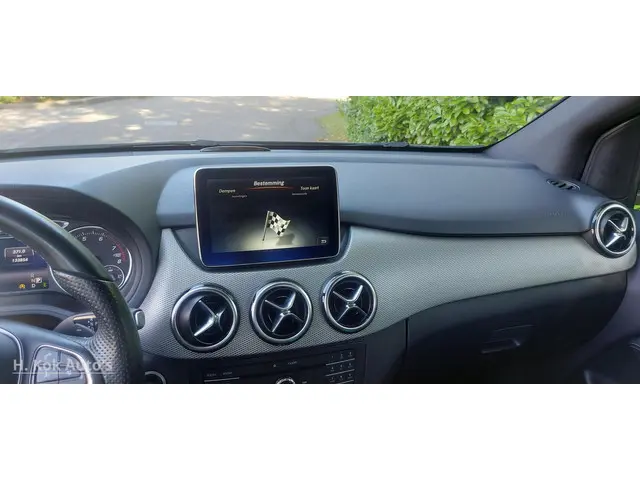 Mercedes-Benz B-Klasse 180 Ambition 2015 Benzine 23