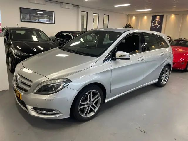 Mercedes-Benz B-Klasse 180 Ambition 2014 Benzine