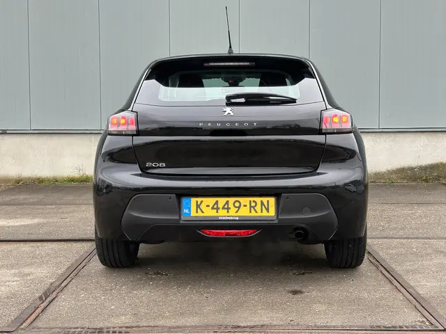 Peugeot 208 1.2 PureTech Blue Lease Active 2021 Benzine 9