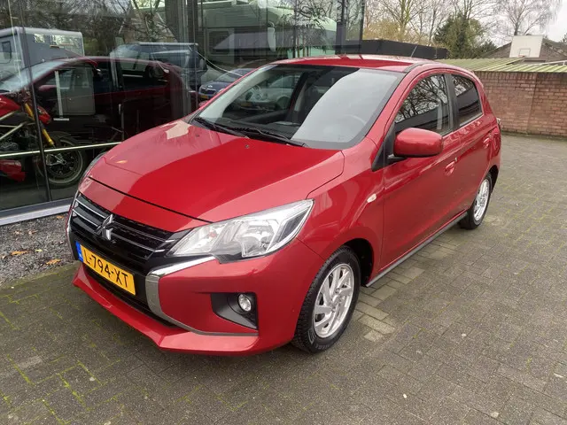 Mitsubishi Space Star 2