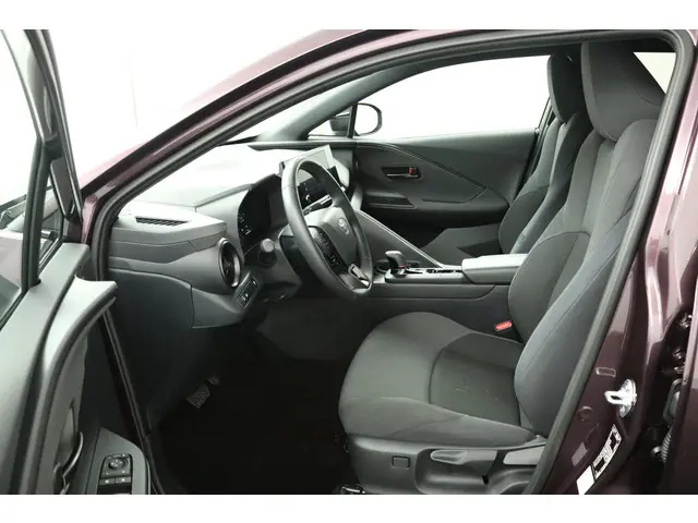 Toyota C-HR 1.8 Hybrid 140 Dynamic 2024 Hybride Benzine 17