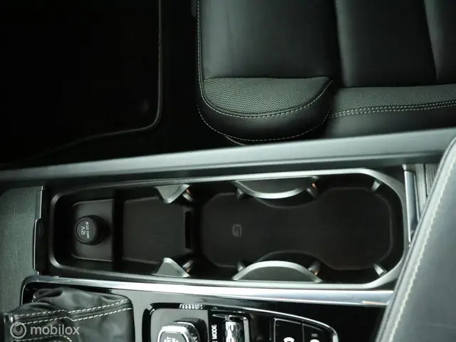 Volvo V60 2.0 T4 R-Design / polestar 211pk 2019 Benzine 41