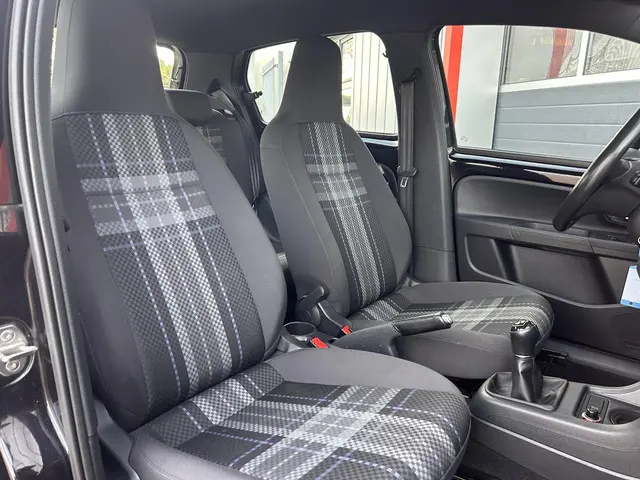 Volkswagen up! 1.0 BMT high up! 2017 Benzine 16