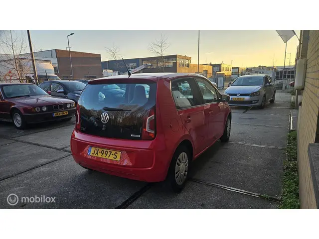 Volkswagen up! 1.0 BMT up! beats 2016 Benzine 7